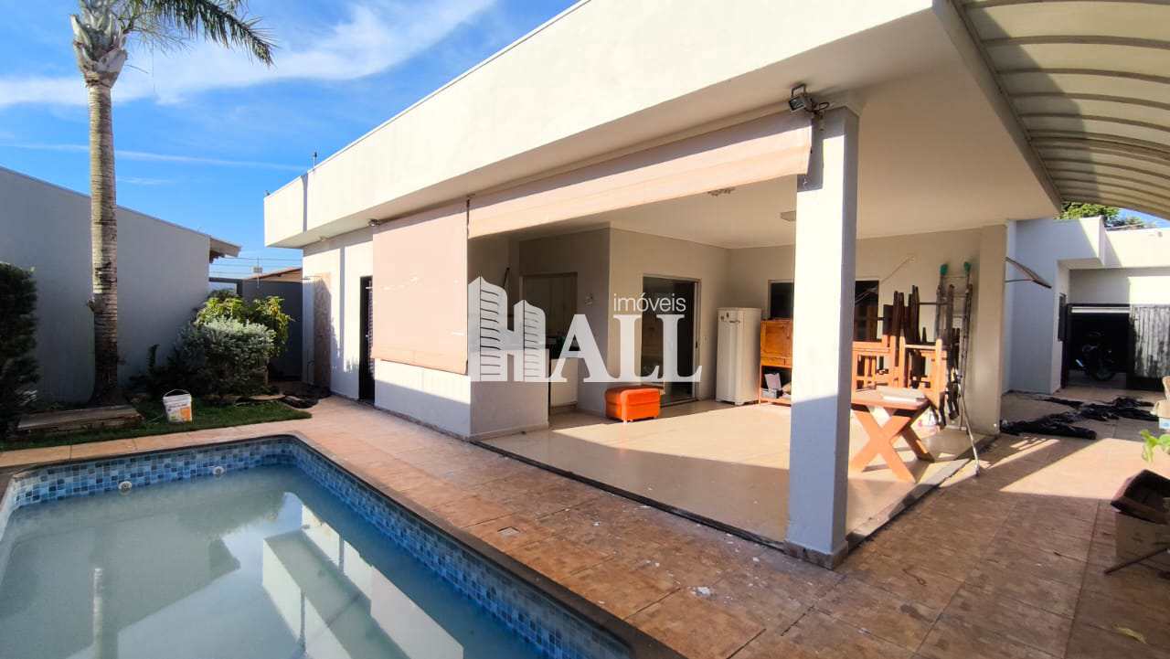 Casa à venda com 3 quartos, 230m² - Foto 1