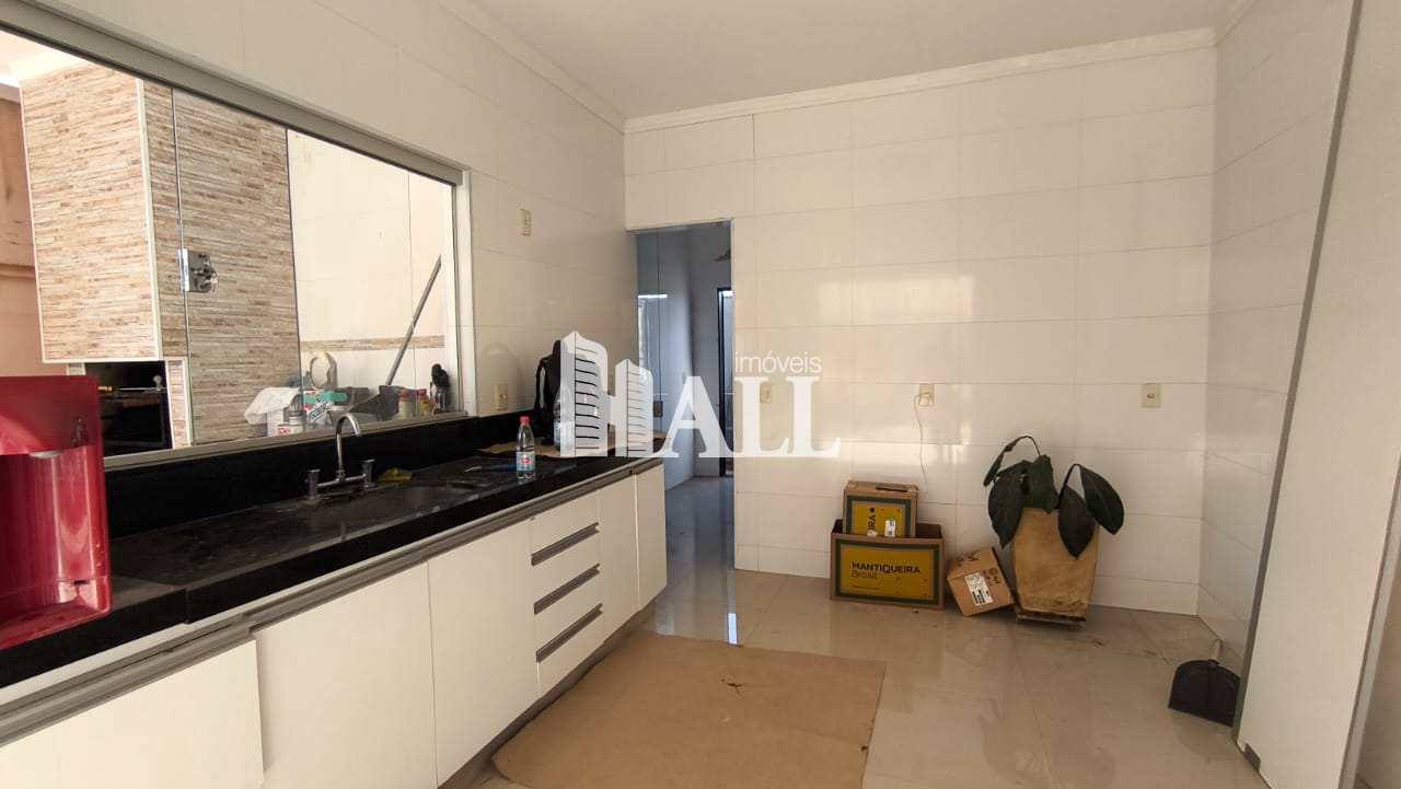 Casa à venda com 3 quartos, 230m² - Foto 3