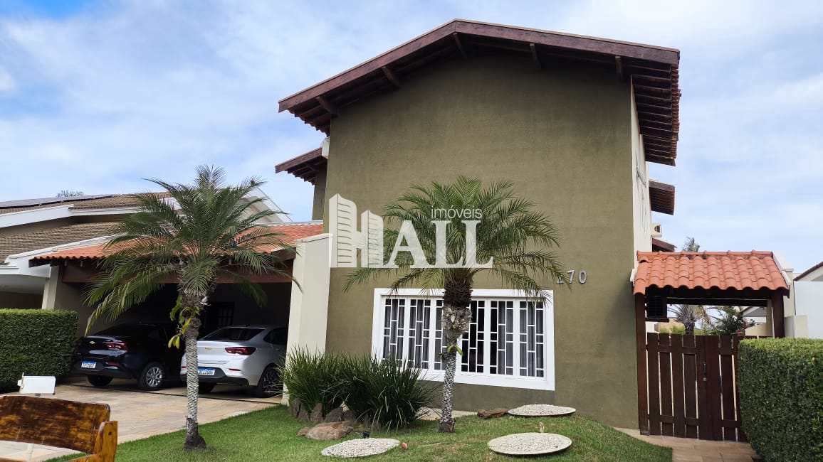 Sobrado à venda com 4 quartos, 335m² - Foto 1