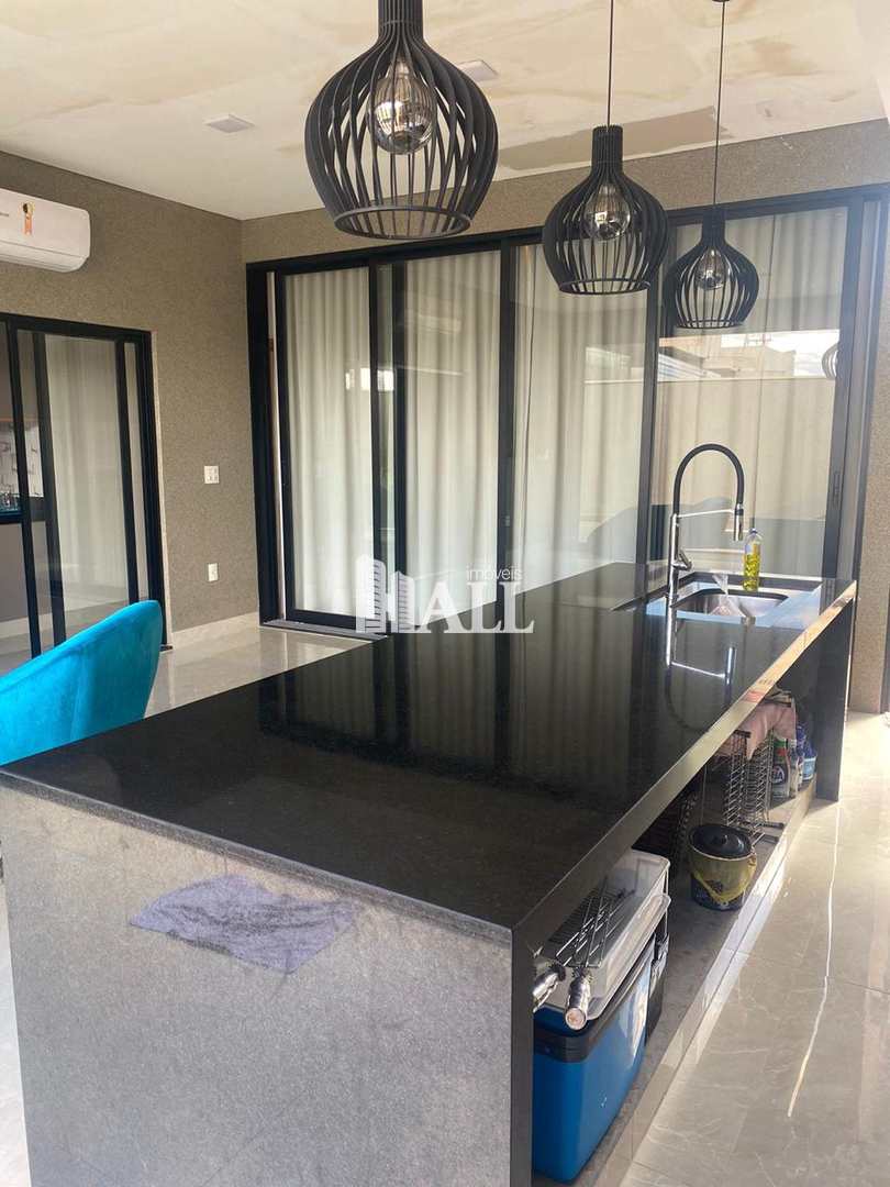 Casa de Condomínio à venda com 3 quartos, 228m² - Foto 4