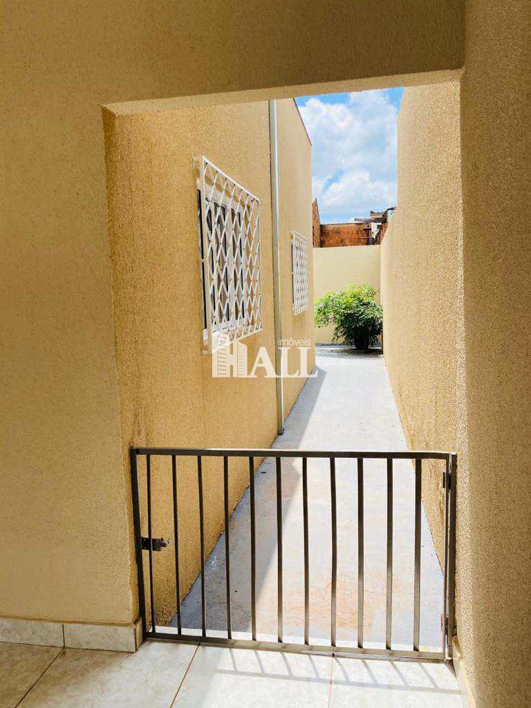 Casa à venda com 3 quartos, 110m² - Foto 2