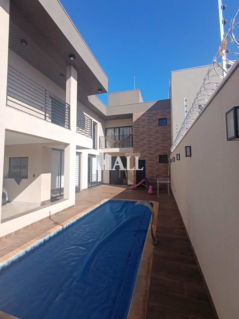 Sobrado à venda com 4 quartos, 220m² - Foto 2