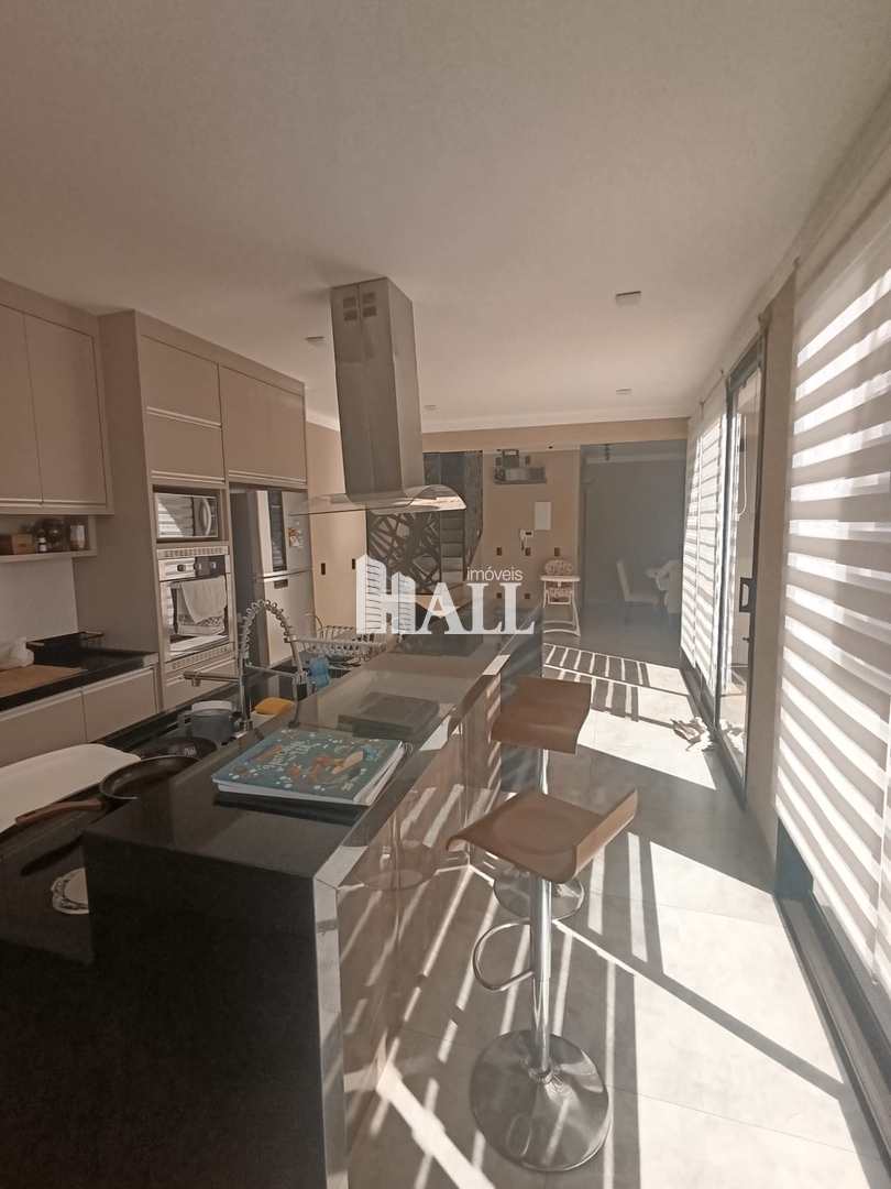 Sobrado à venda com 4 quartos, 220m² - Foto 4