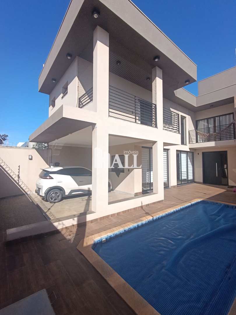 Sobrado à venda com 4 quartos, 220m² - Foto 1