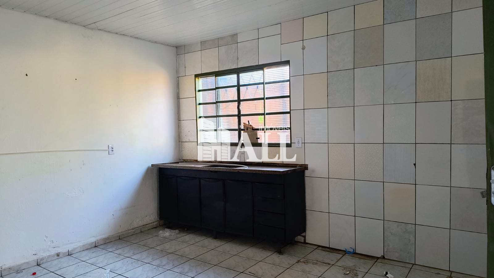 Casa à venda com 2 quartos, 200m² - Foto 2