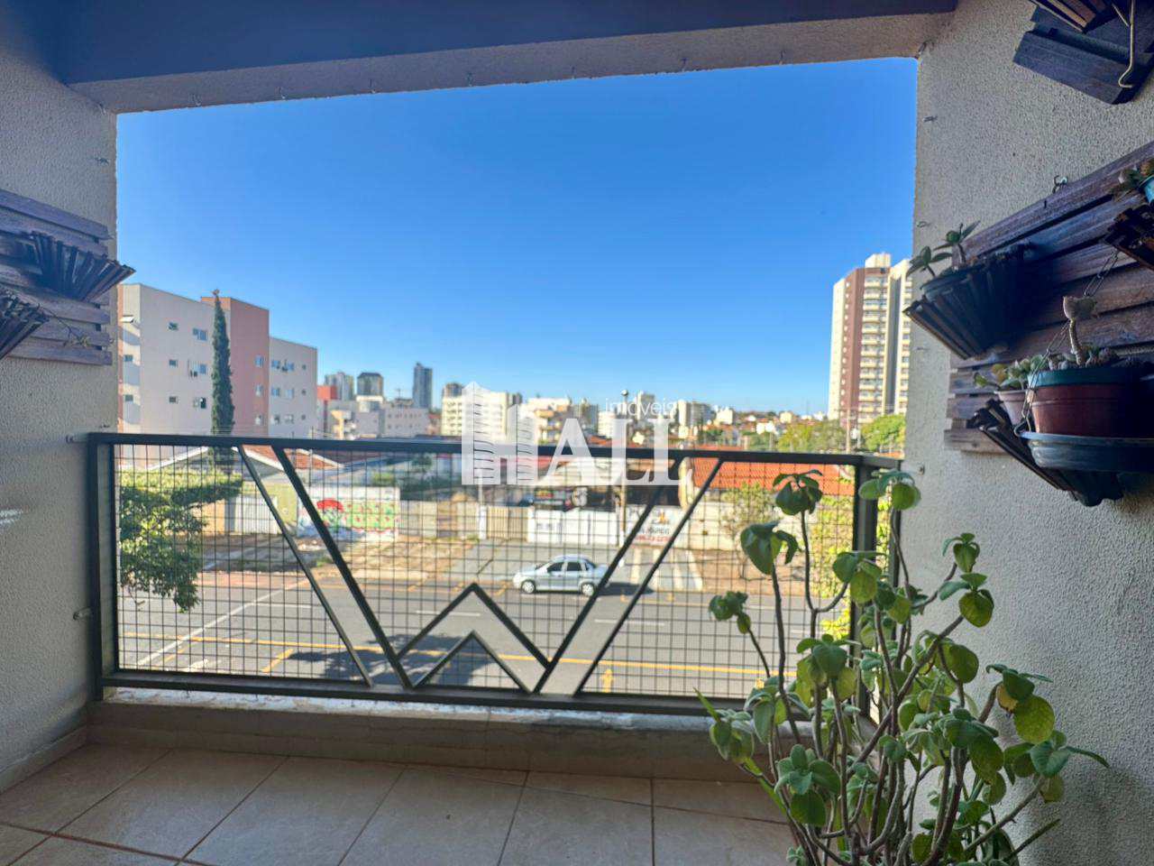 Apartamento à venda com 3 quartos, 98m² - Foto 1
