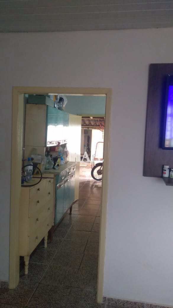 Casa à venda com 2 quartos, 147m² - Foto 4