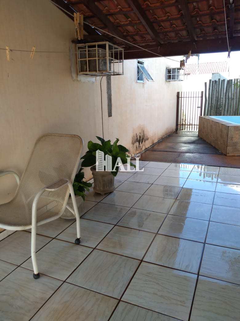Casa à venda com 2 quartos, 69m² - Foto 1