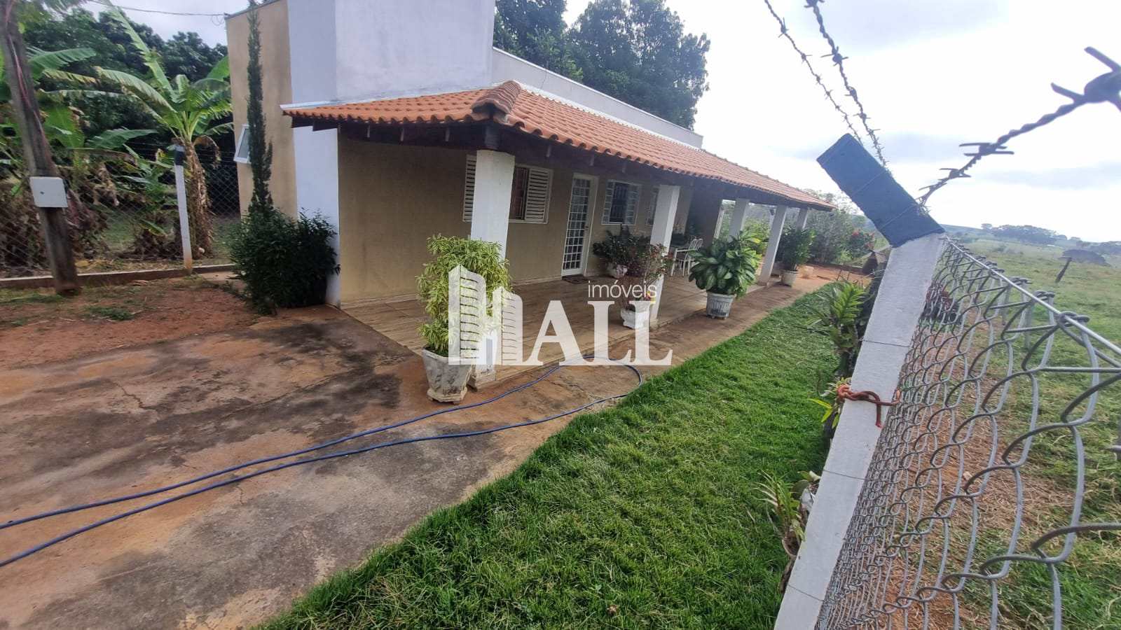 Chácara à venda com 1 quarto, 200m² - Foto 1
