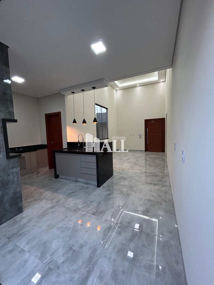 Casa à venda com 3 quartos, 100m² - Foto 4