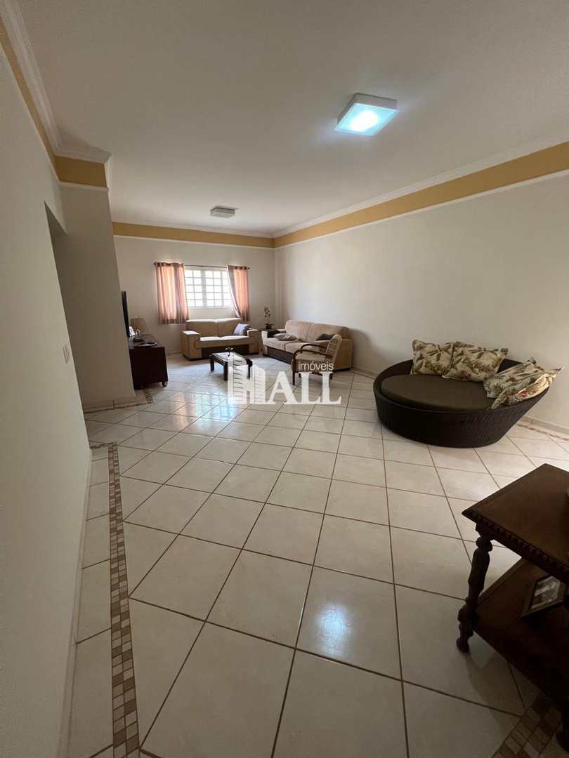 Casa à venda com 3 quartos, 228m² - Foto 3