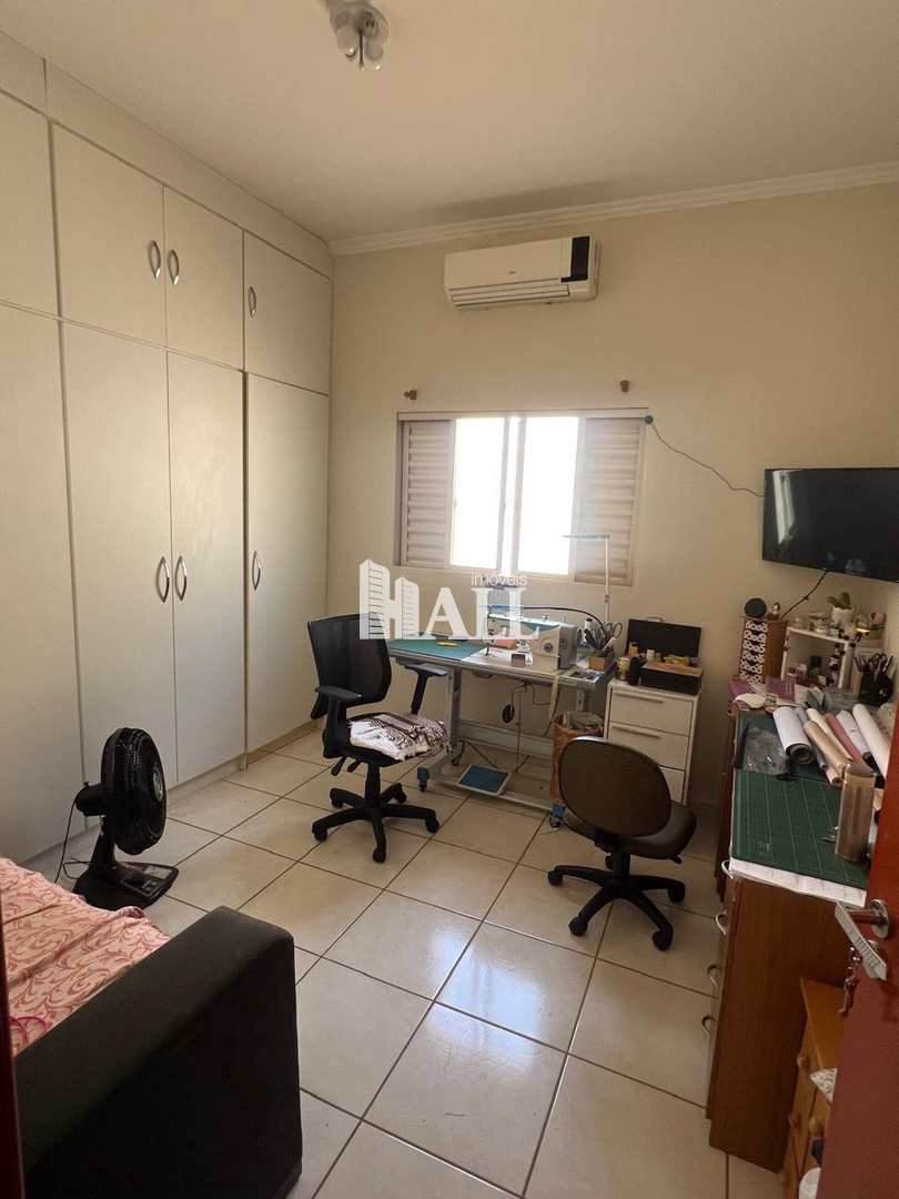 Casa à venda com 3 quartos, 228m² - Foto 8