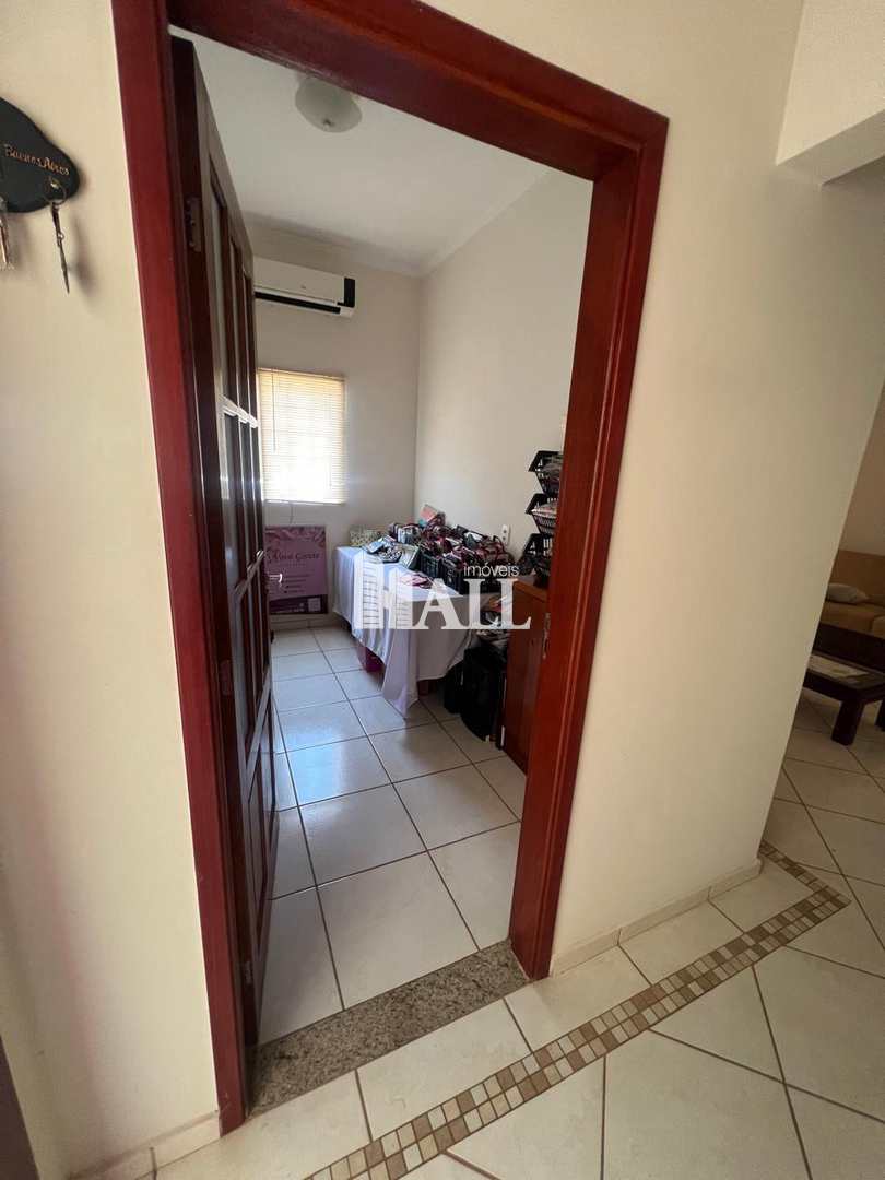 Casa à venda com 3 quartos, 228m² - Foto 9