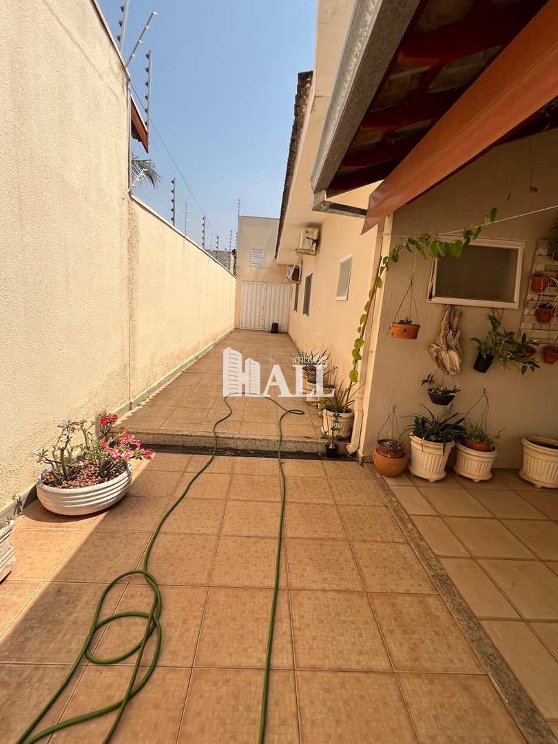 Casa à venda com 3 quartos, 228m² - Foto 24