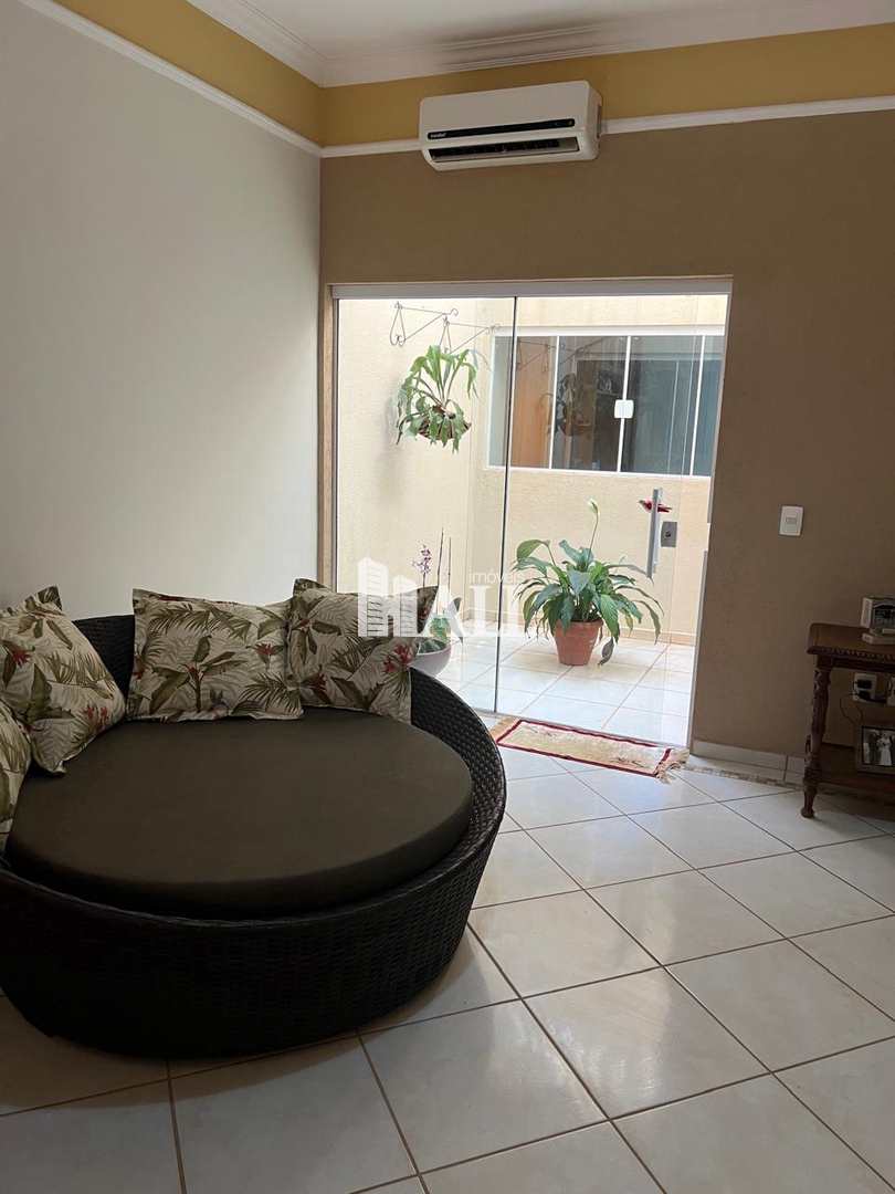Casa à venda com 3 quartos, 228m² - Foto 4