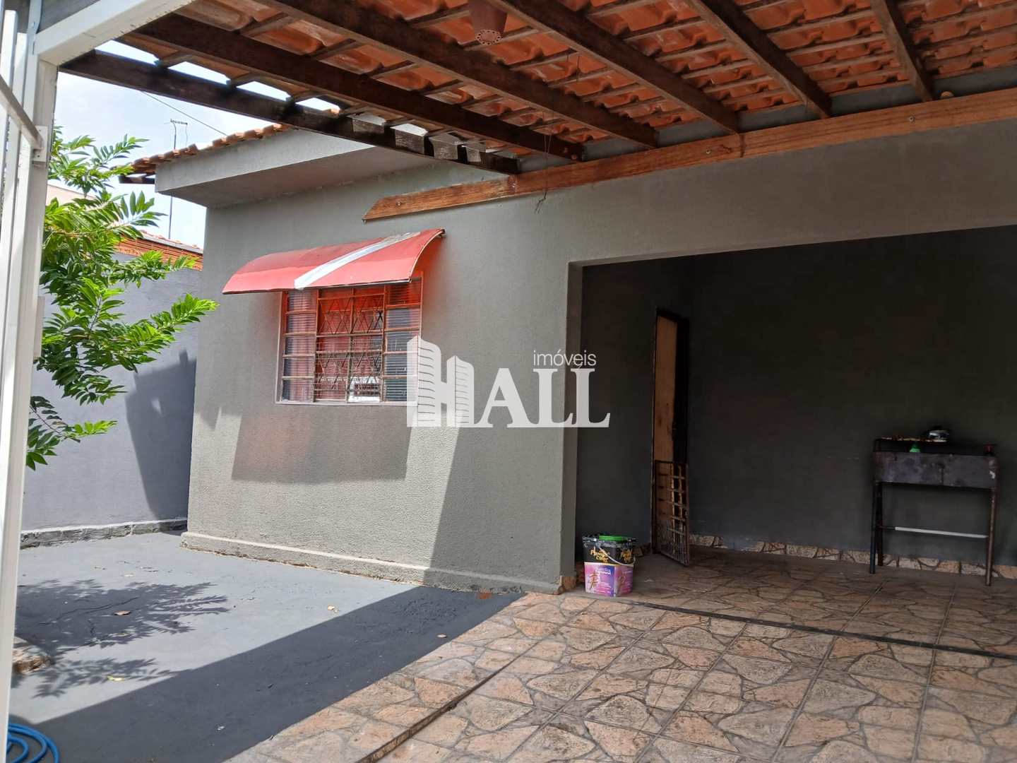 Casa à venda com 3 quartos, 114m² - Foto 1
