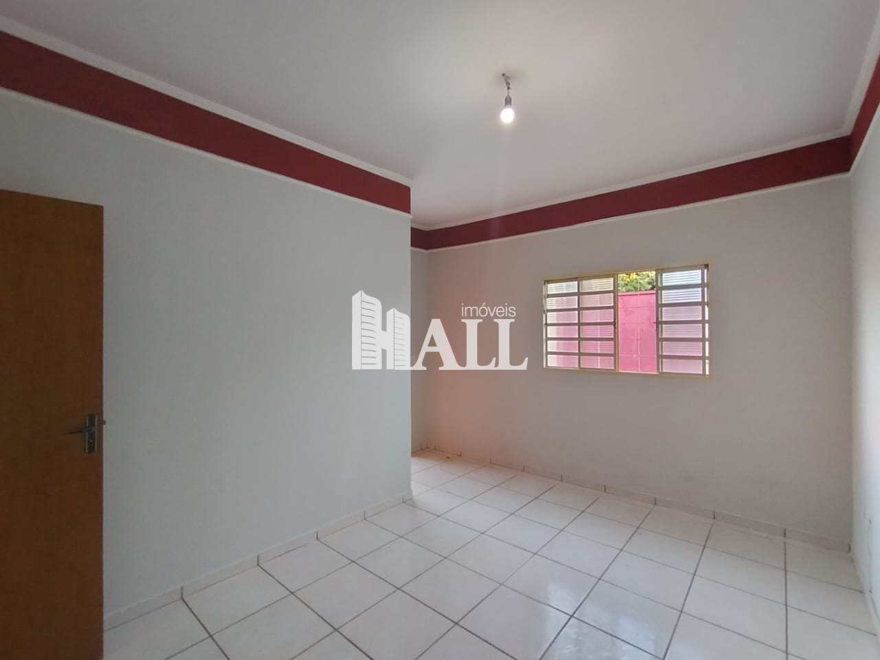 Casa à venda com 2 quartos, 130m² - Foto 1