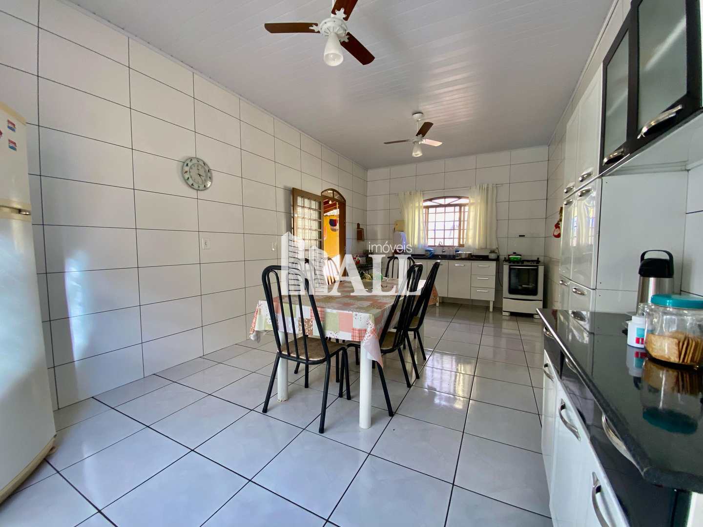 Casa à venda com 2 quartos, 270m² - Foto 2