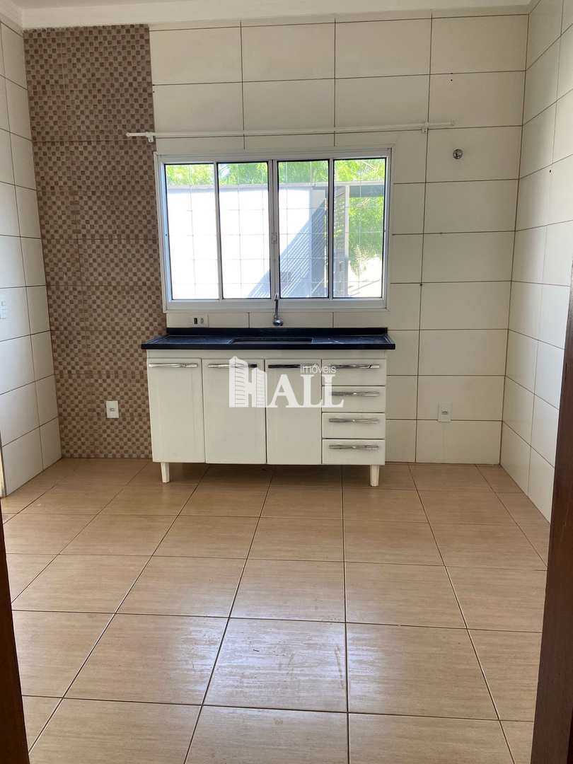 Casa à venda com 2 quartos, 80m² - Foto 2