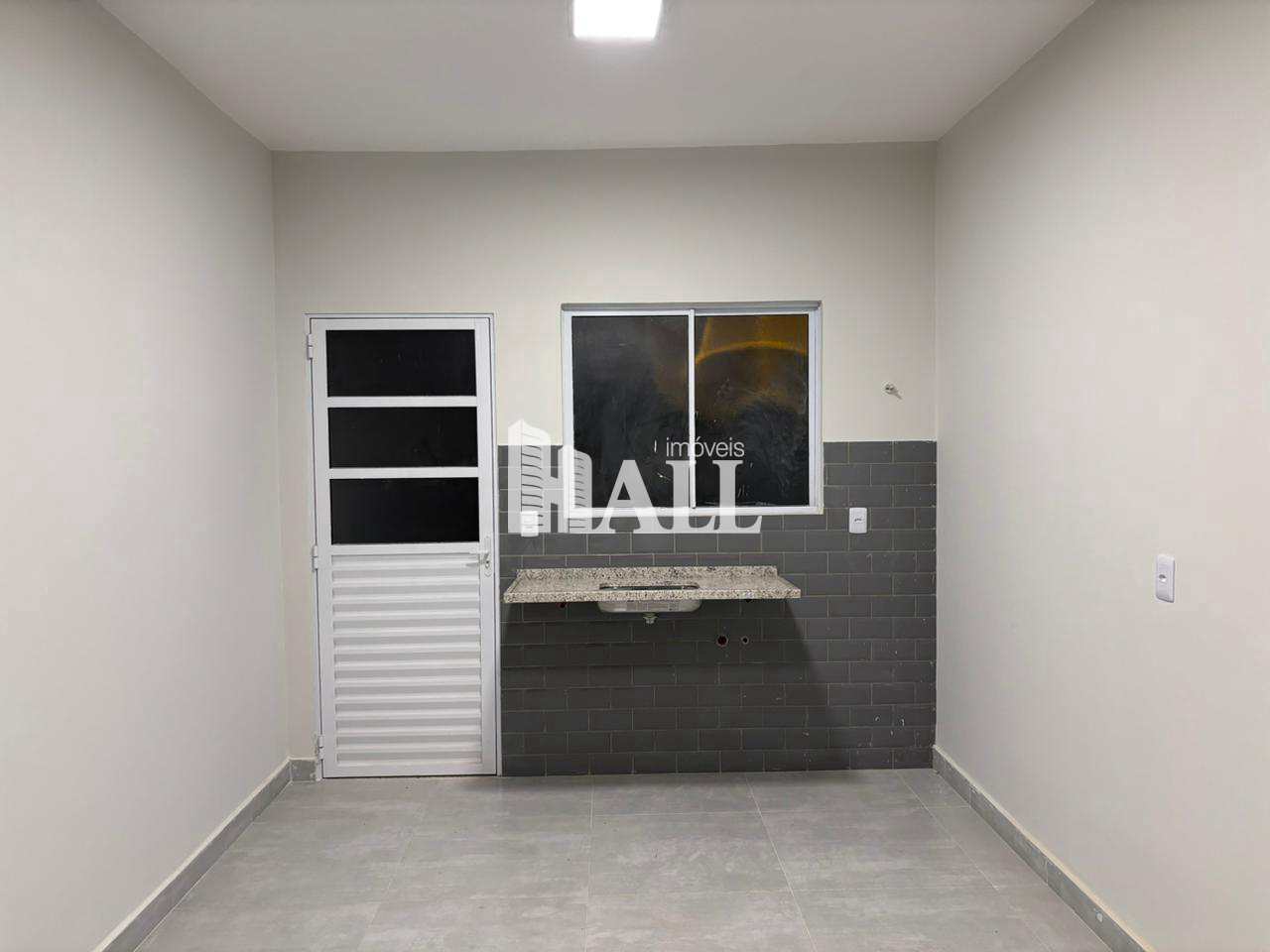 Casa à venda com 2 quartos, 62m² - Foto 4