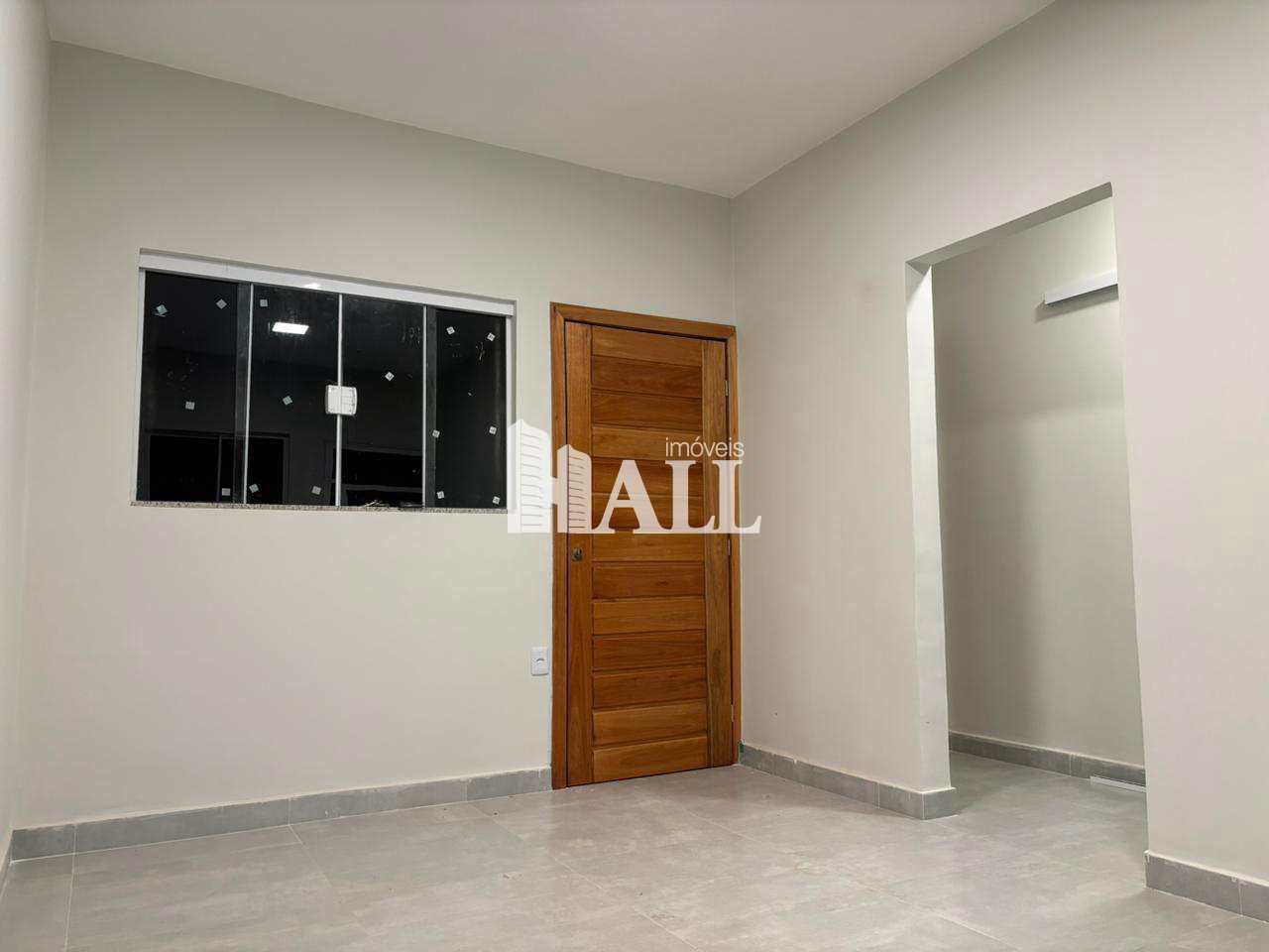 Casa à venda com 2 quartos, 62m² - Foto 1