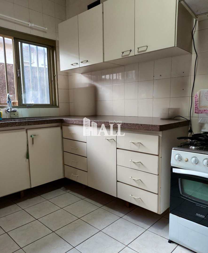 Casa à venda com 3 quartos, 210m² - Foto 2