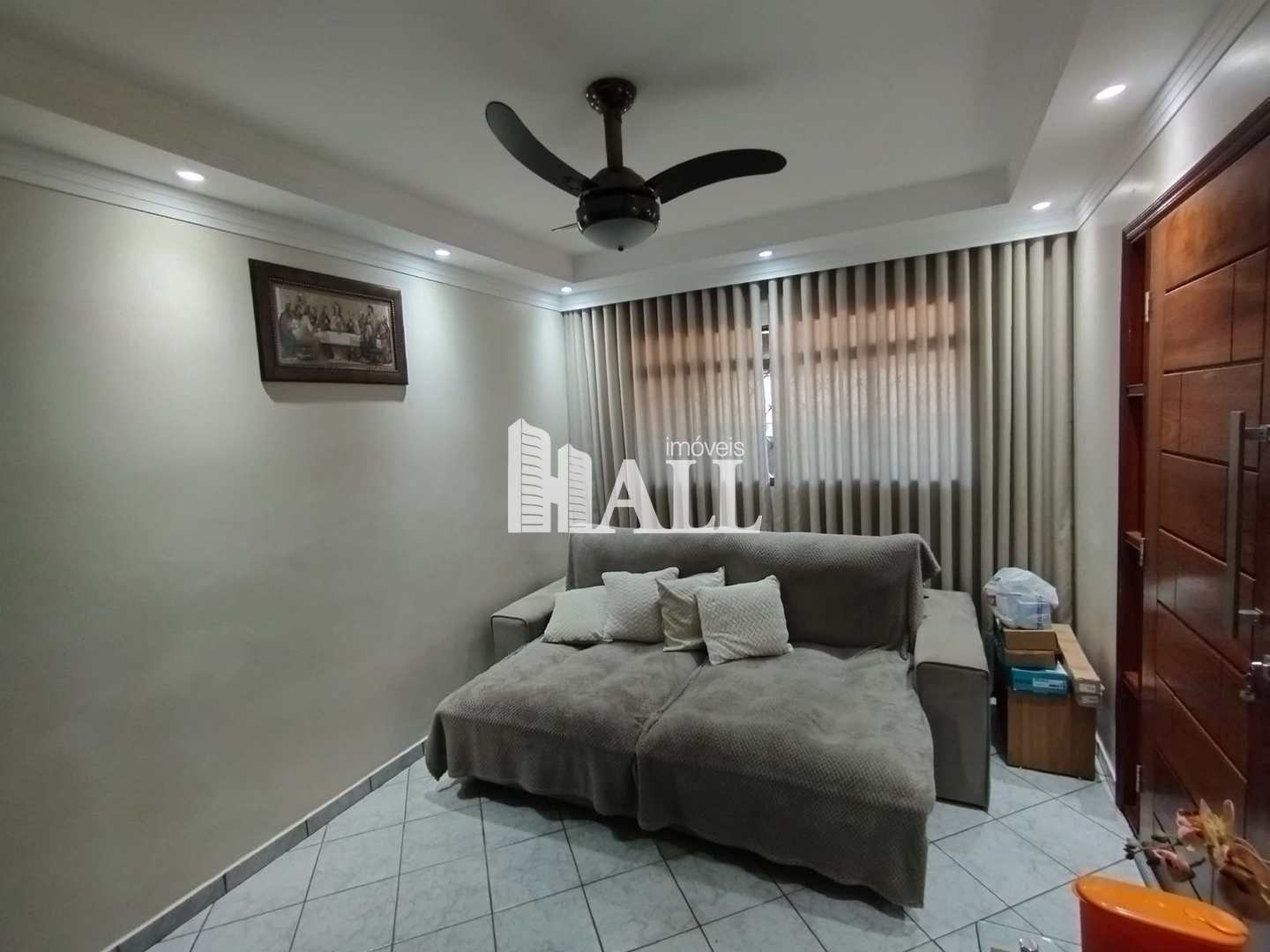 Casa à venda com 3 quartos, 200m² - Foto 1