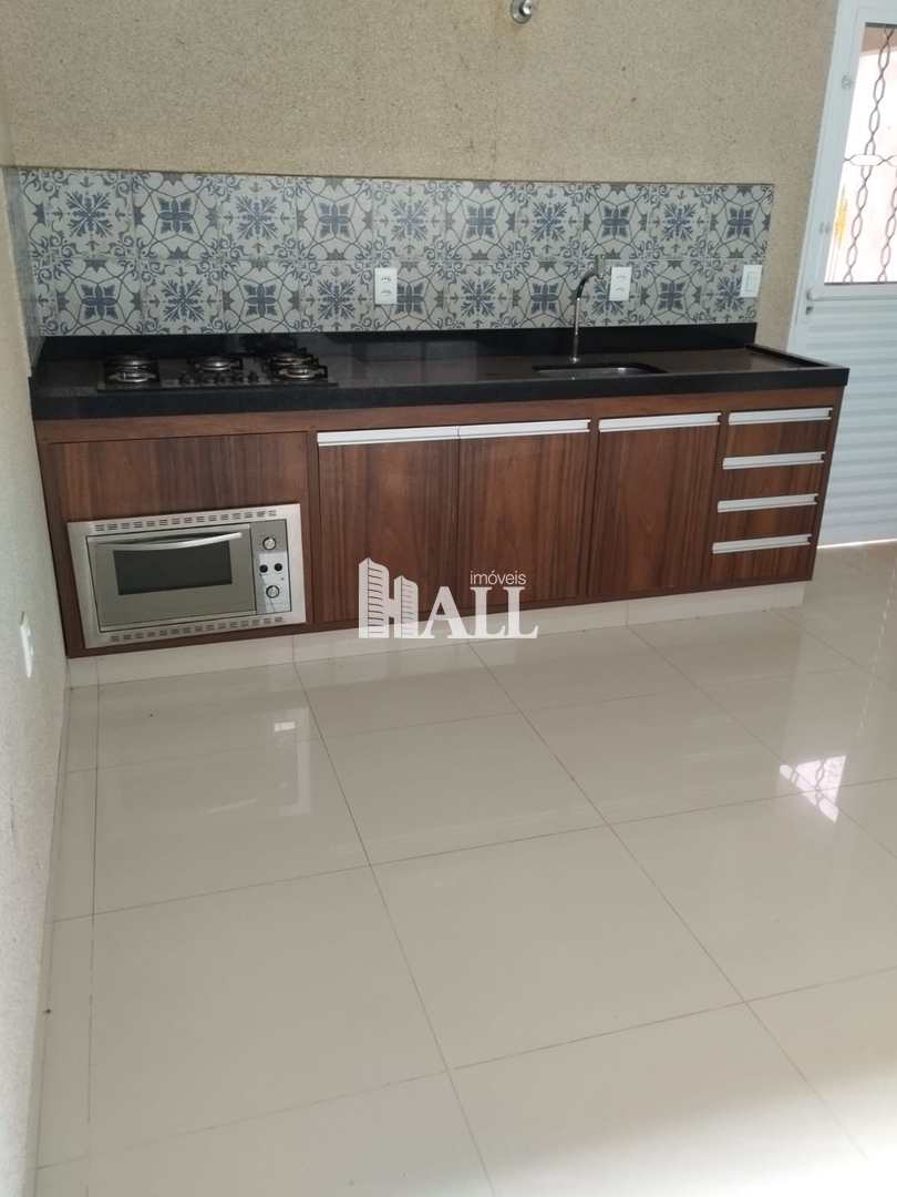 Casa à venda com 2 quartos, 200m² - Foto 2