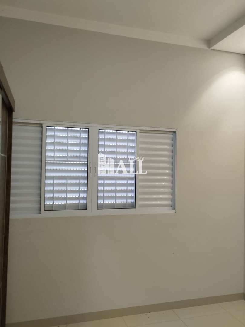 Casa à venda com 2 quartos, 200m² - Foto 4