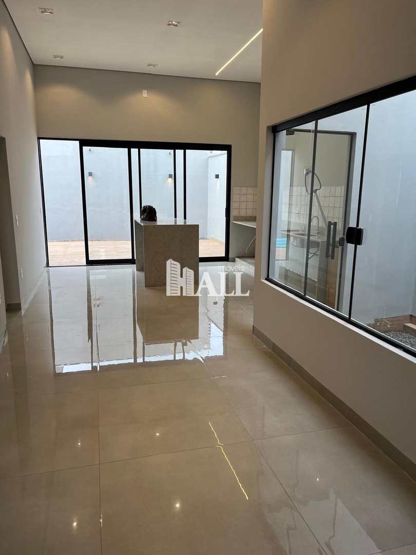 Casa à venda com 3 quartos, 100m² - Foto 1