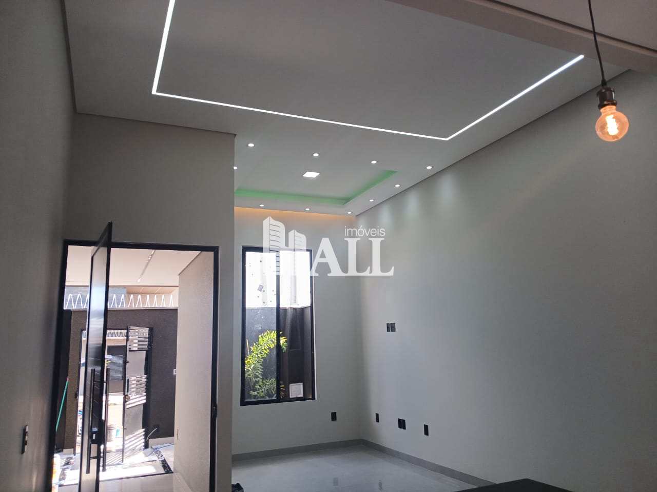 Casa à venda com 3 quartos, 136m² - Foto 2