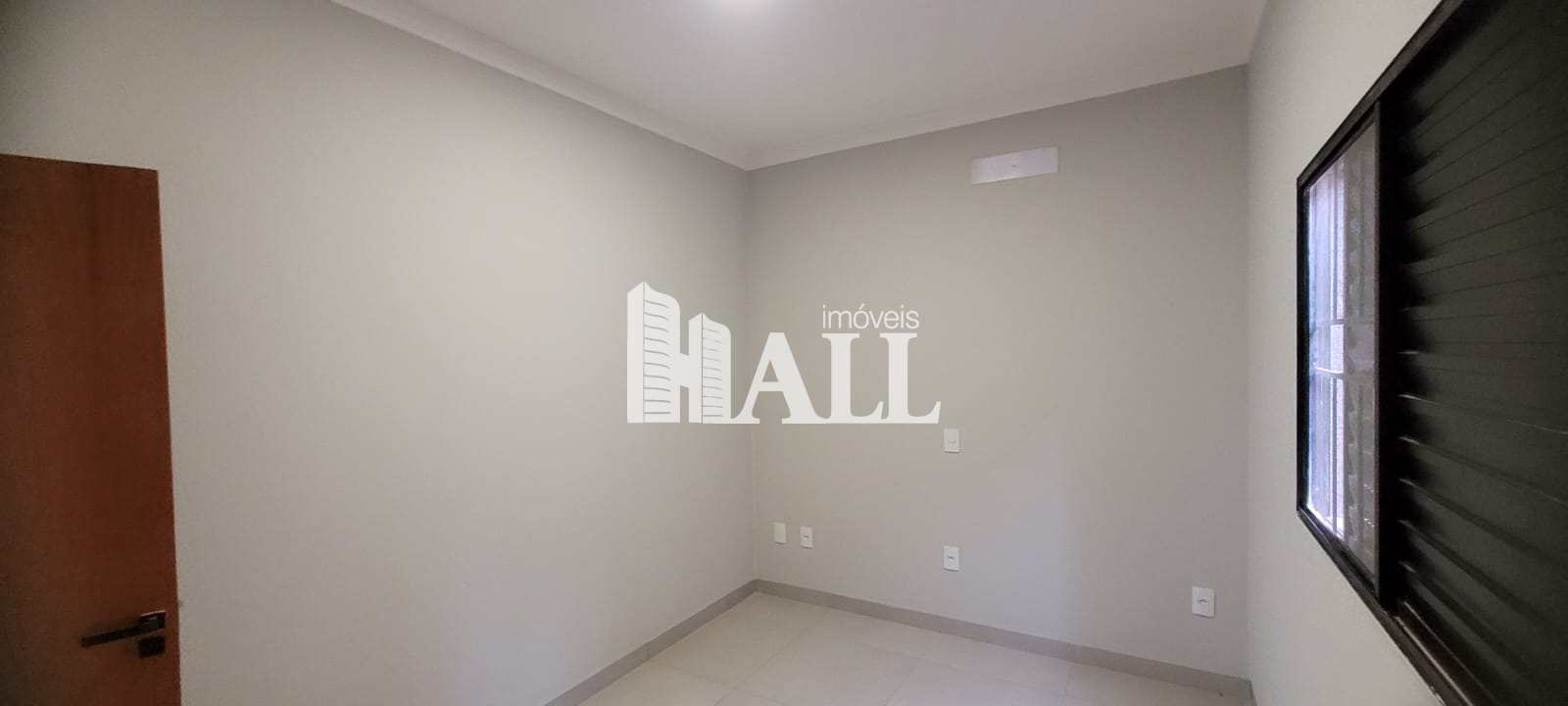 Casa à venda com 2 quartos, 70m² - Foto 4