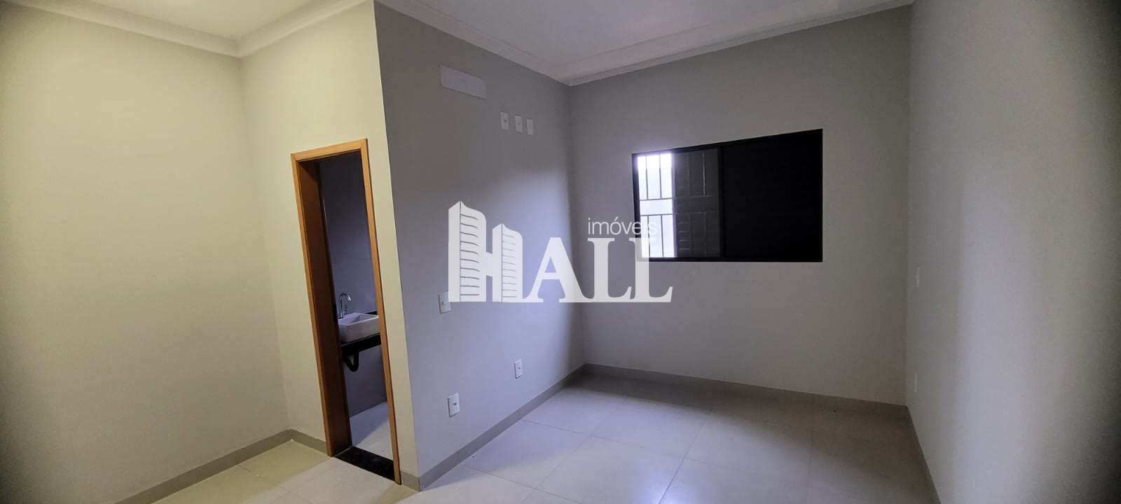 Casa à venda com 2 quartos, 70m² - Foto 3