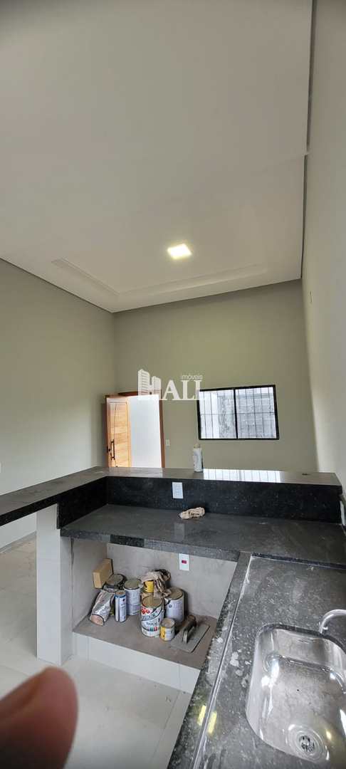 Casa à venda com 2 quartos, 70m² - Foto 2