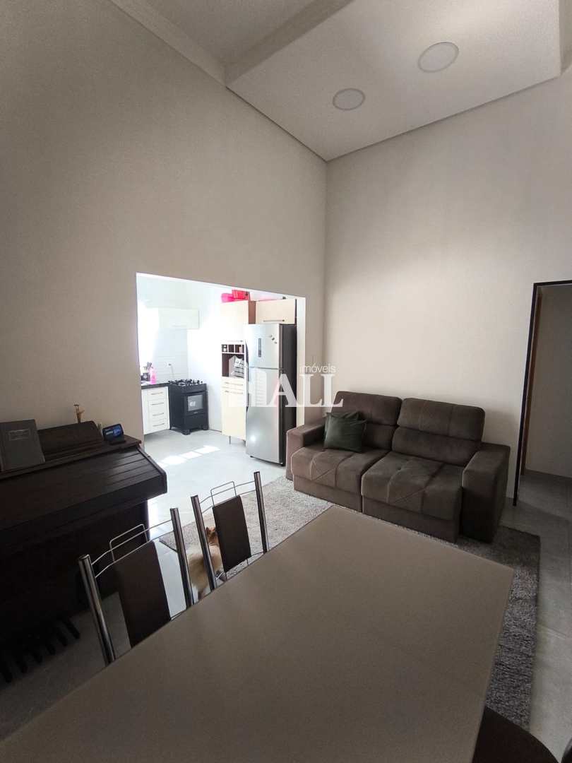 Casa à venda com 3 quartos, 85m² - Foto 1
