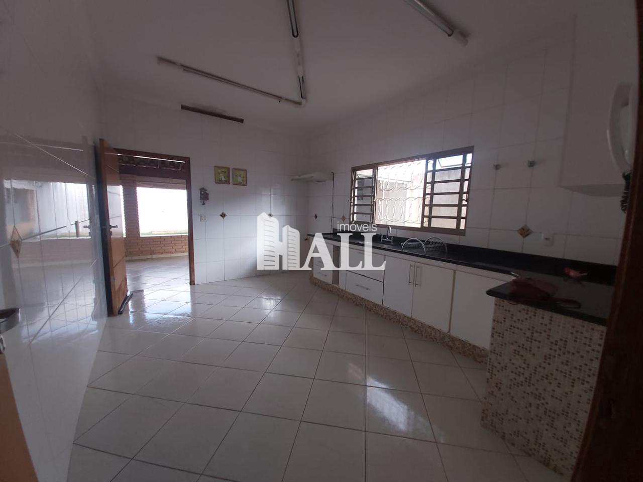 Casa à venda com 3 quartos, 230m² - Foto 4