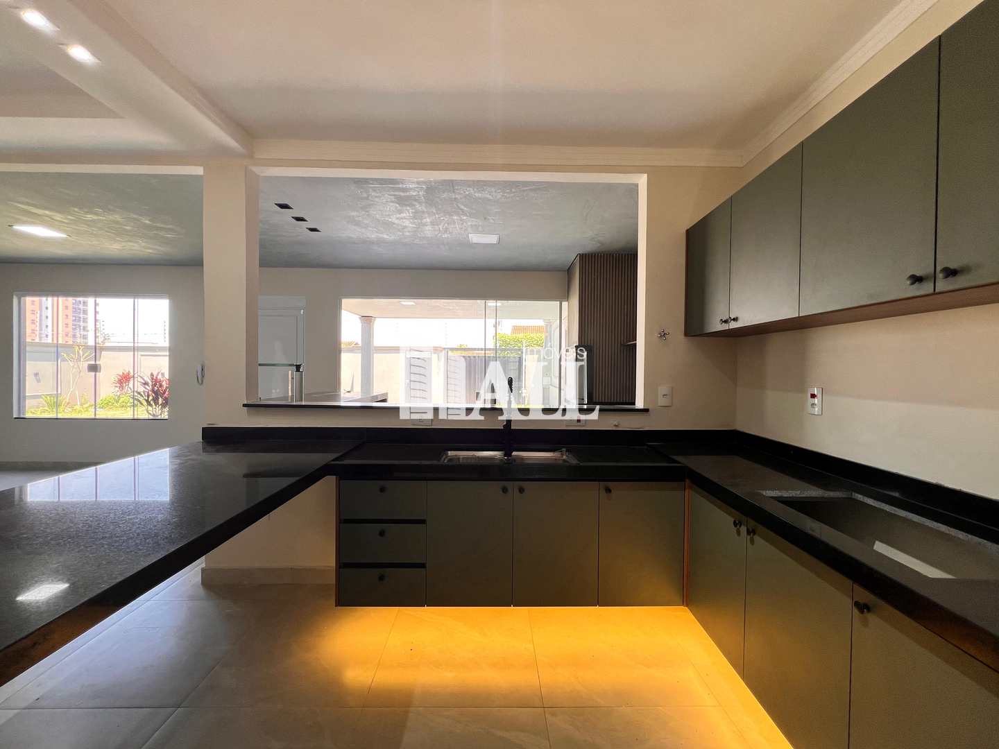 Casa à venda com 3 quartos, 175m² - Foto 9