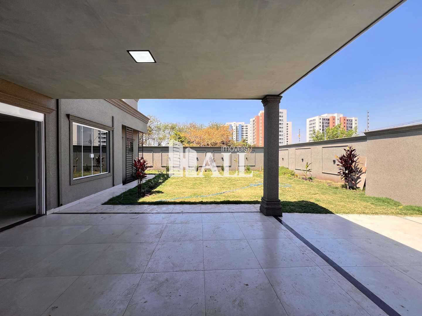 Casa à venda com 3 quartos, 175m² - Foto 2