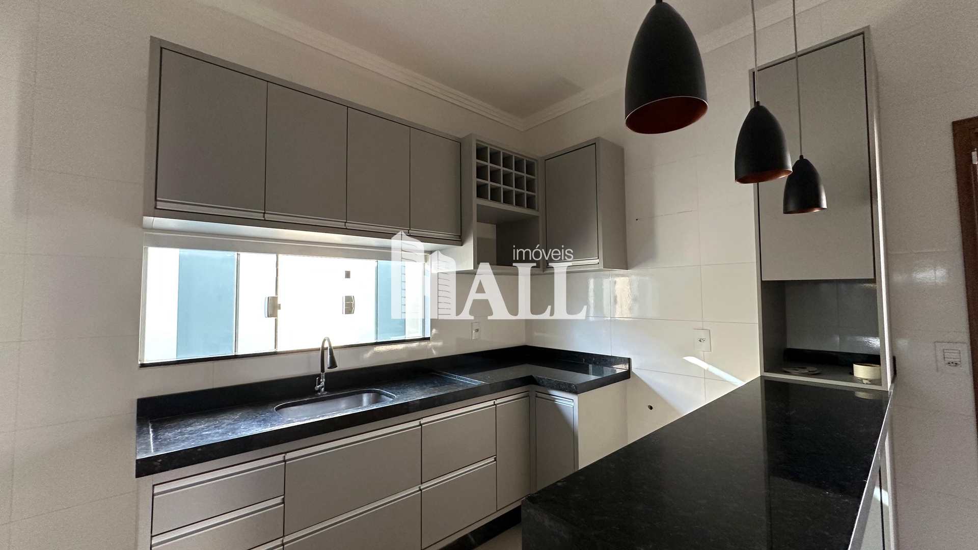 Casa à venda com 2 quartos, 70m² - Foto 4