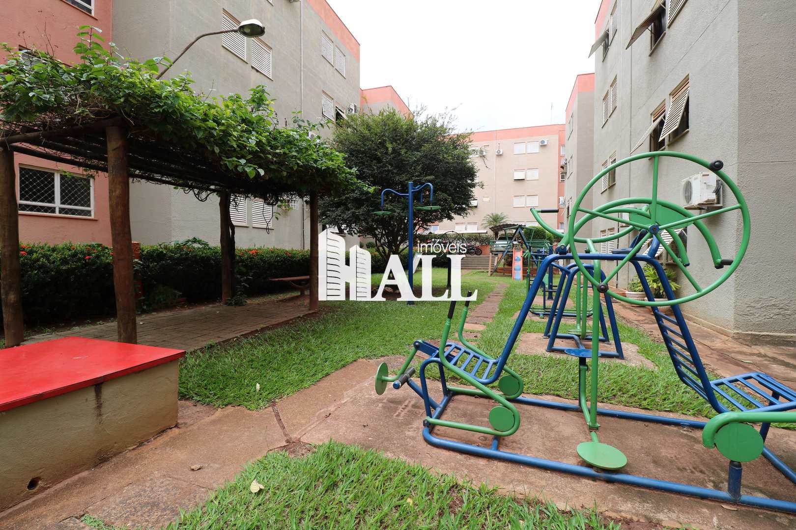 Apartamento à venda com 2 quartos, 72m² - Foto 2