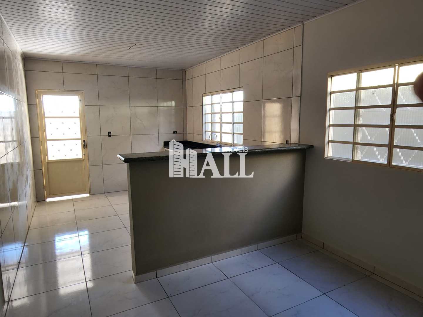 Casa à venda com 3 quartos, 151m² - Foto 1