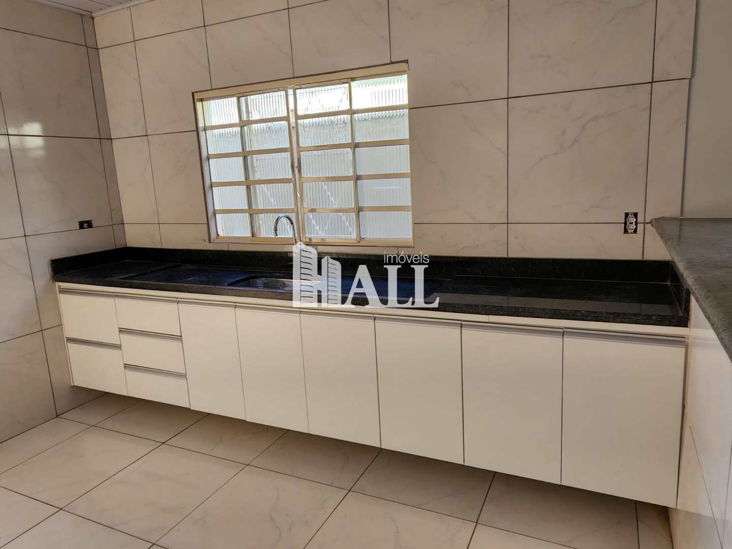 Casa à venda com 3 quartos, 151m² - Foto 2
