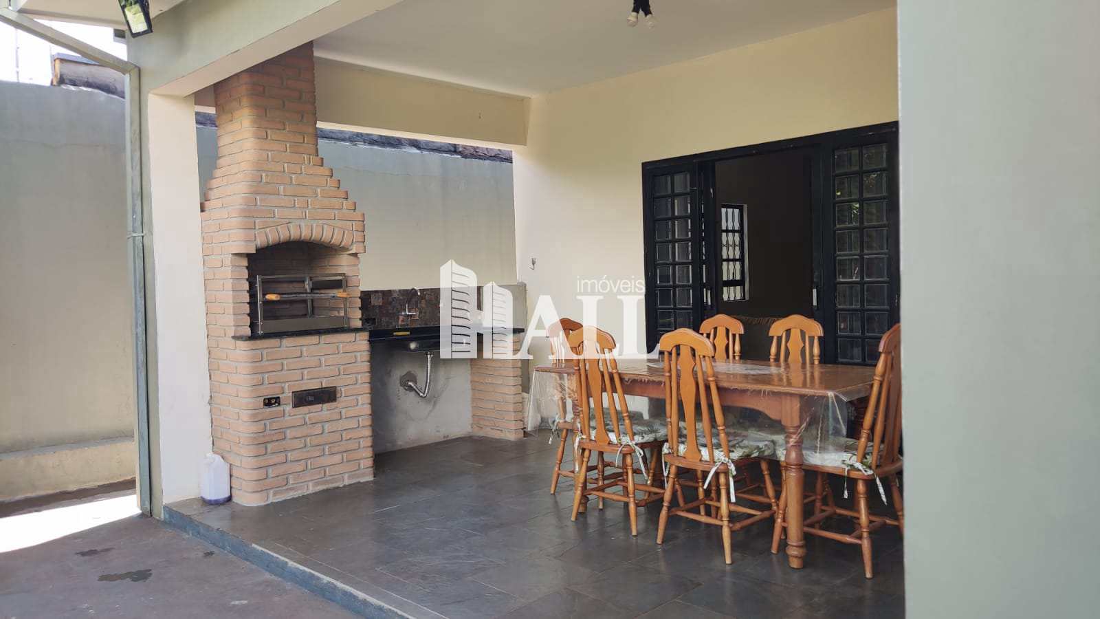 Casa à venda com 3 quartos, 155m² - Foto 1
