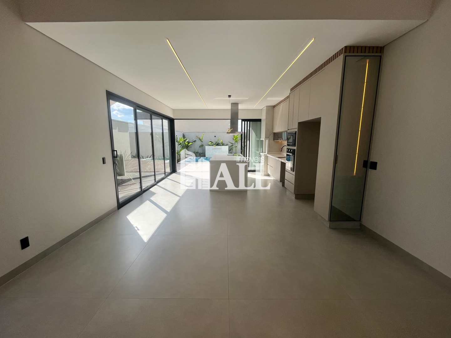 Casa com 3 quartos à venda, 235m² — foto 3 de 25