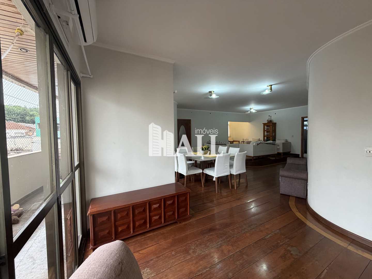 Apartamento com 3 quartos à venda, 200m² — foto 2 de 29