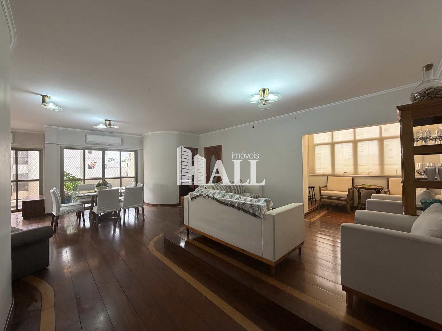 Apartamento com 3 quartos à venda, 200m² — foto 1 de 29