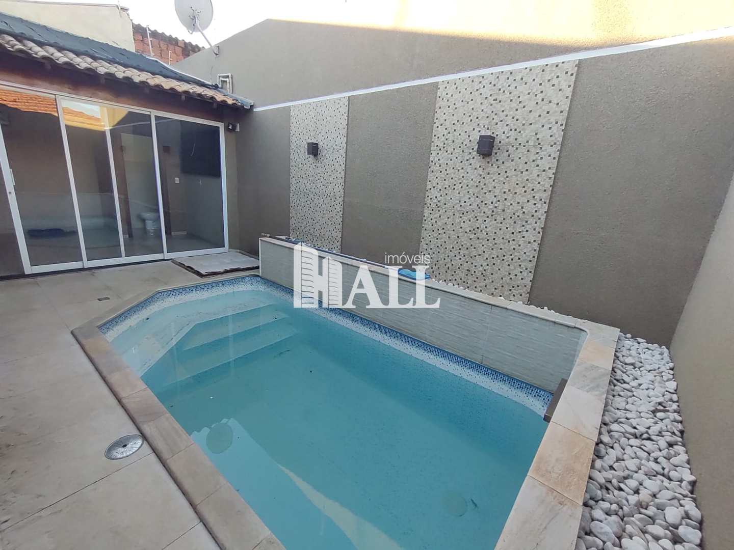 Casa com 3 quartos à venda, 185m² — foto 1 de 29