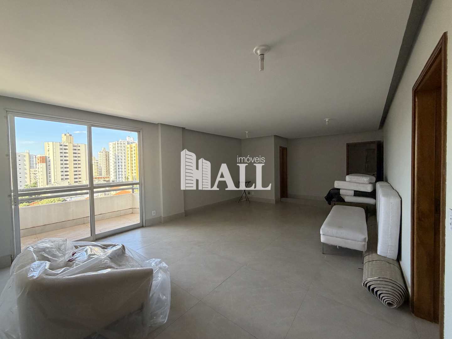 Apartamento com 3 quartos à venda, 150m² — foto 1 de 25