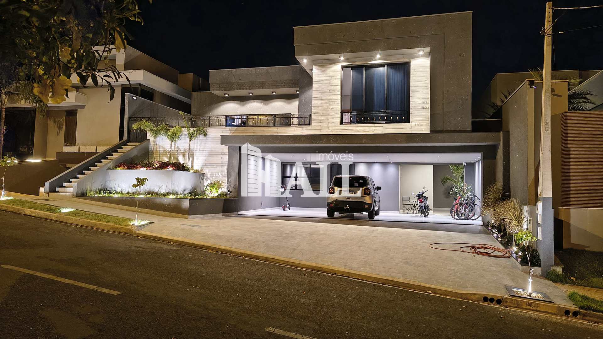 Casa com 3 quartos à venda, 305m² — foto 1 de 49