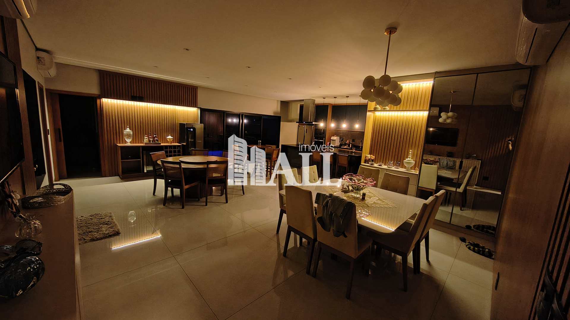 Casa com 3 quartos à venda, 305m² — foto 10 de 49